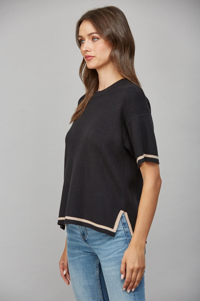 black short sleeve sweater beige detail 3