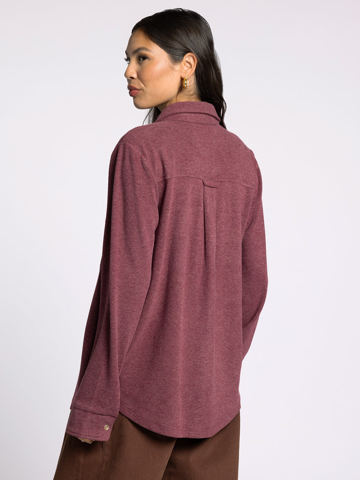 collared long sleeve brushed yarn top in soft maroon