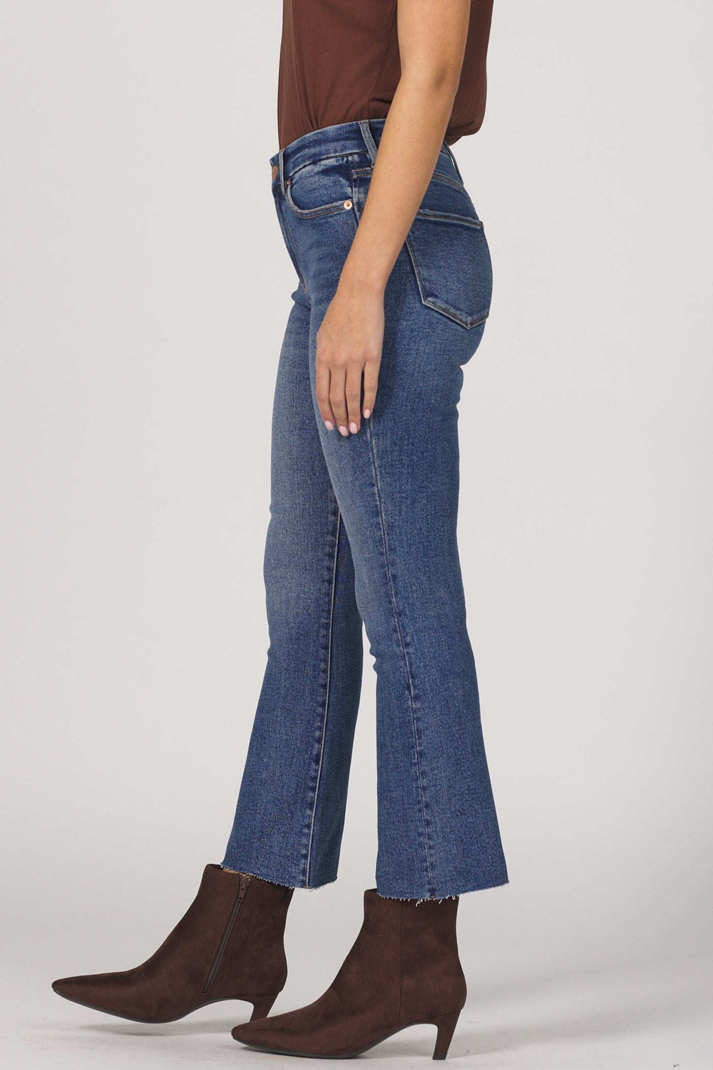 cropped flare mid rise raw hem Jeanne