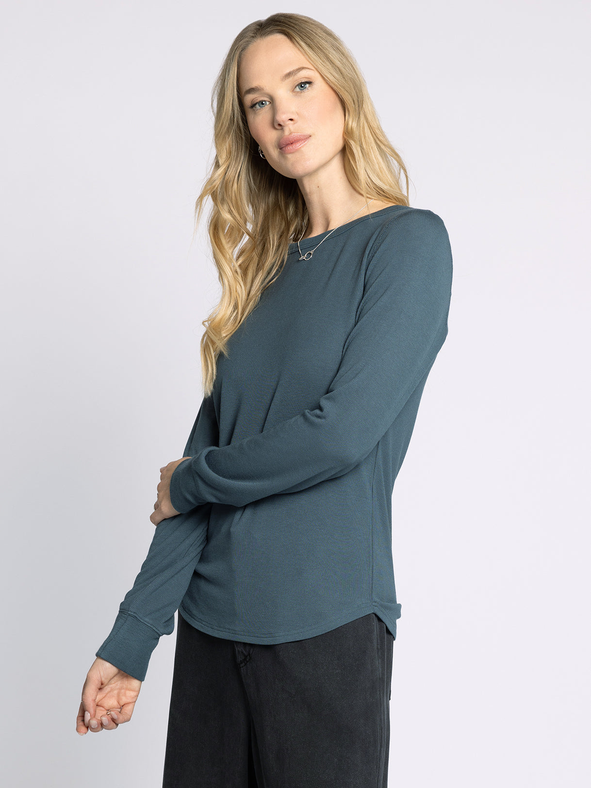 rounded hem relaxed fit long sleeve t-shirt in spruce green