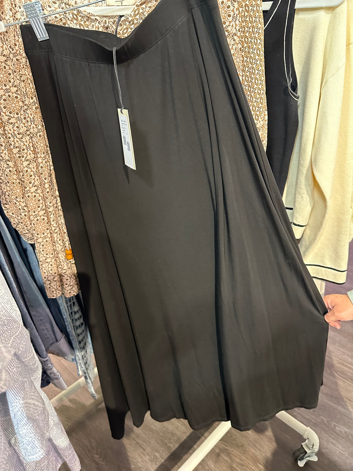 Black Elastic Waist Long Skirt