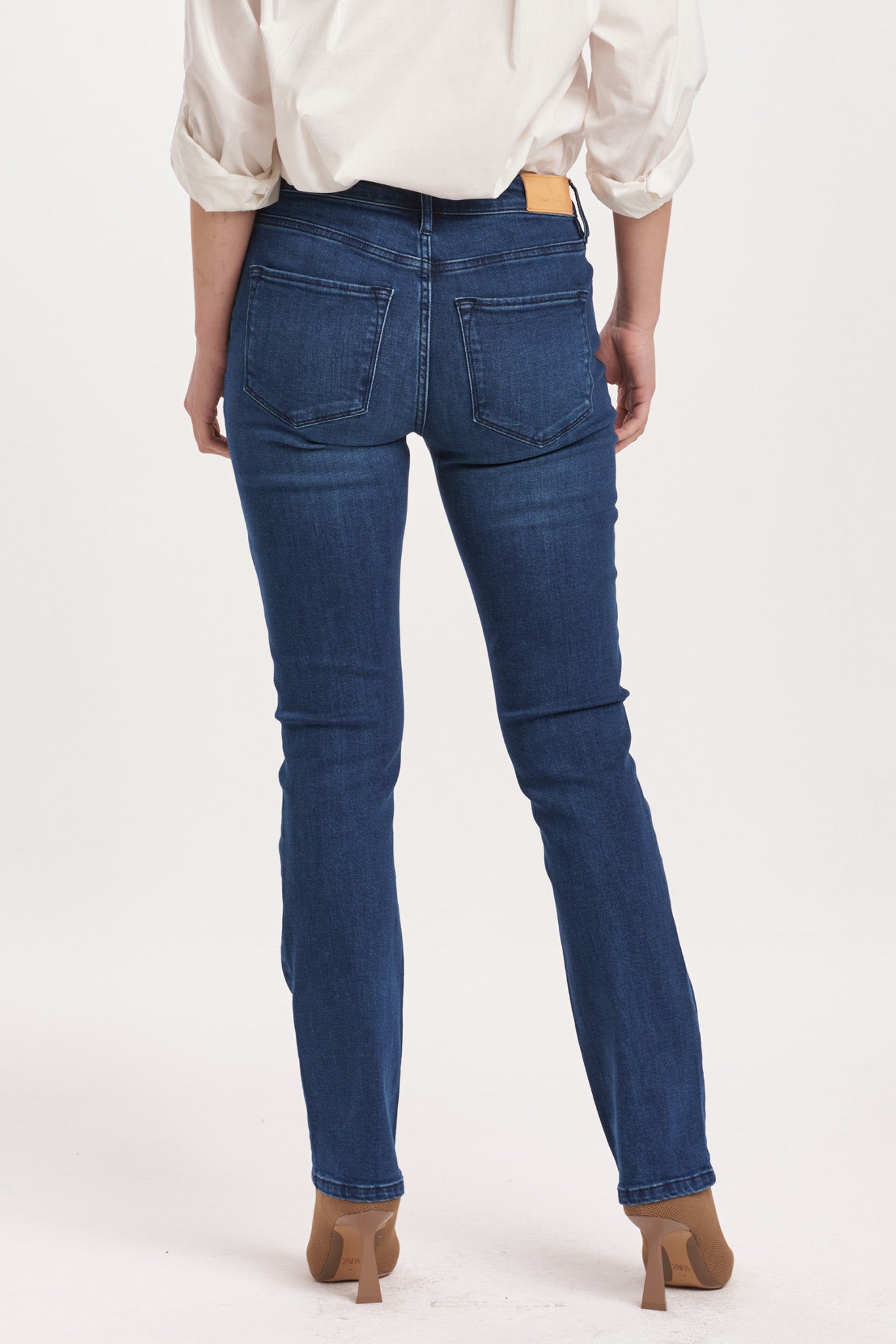 Mid Rise Slim Straight Jeans Medium Wash