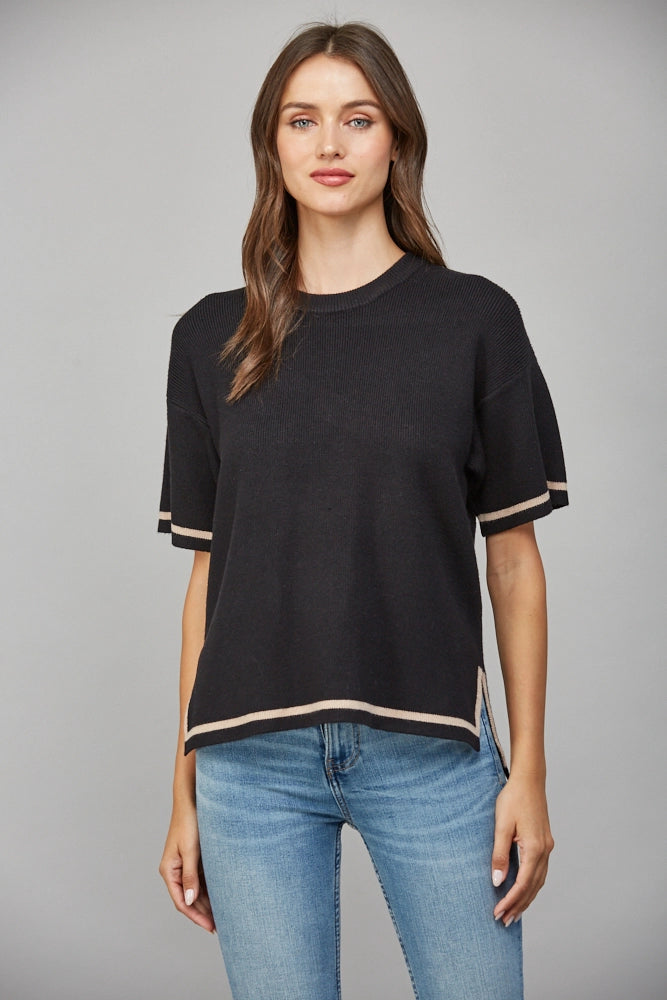 black short sleeve sweater beige detail 1